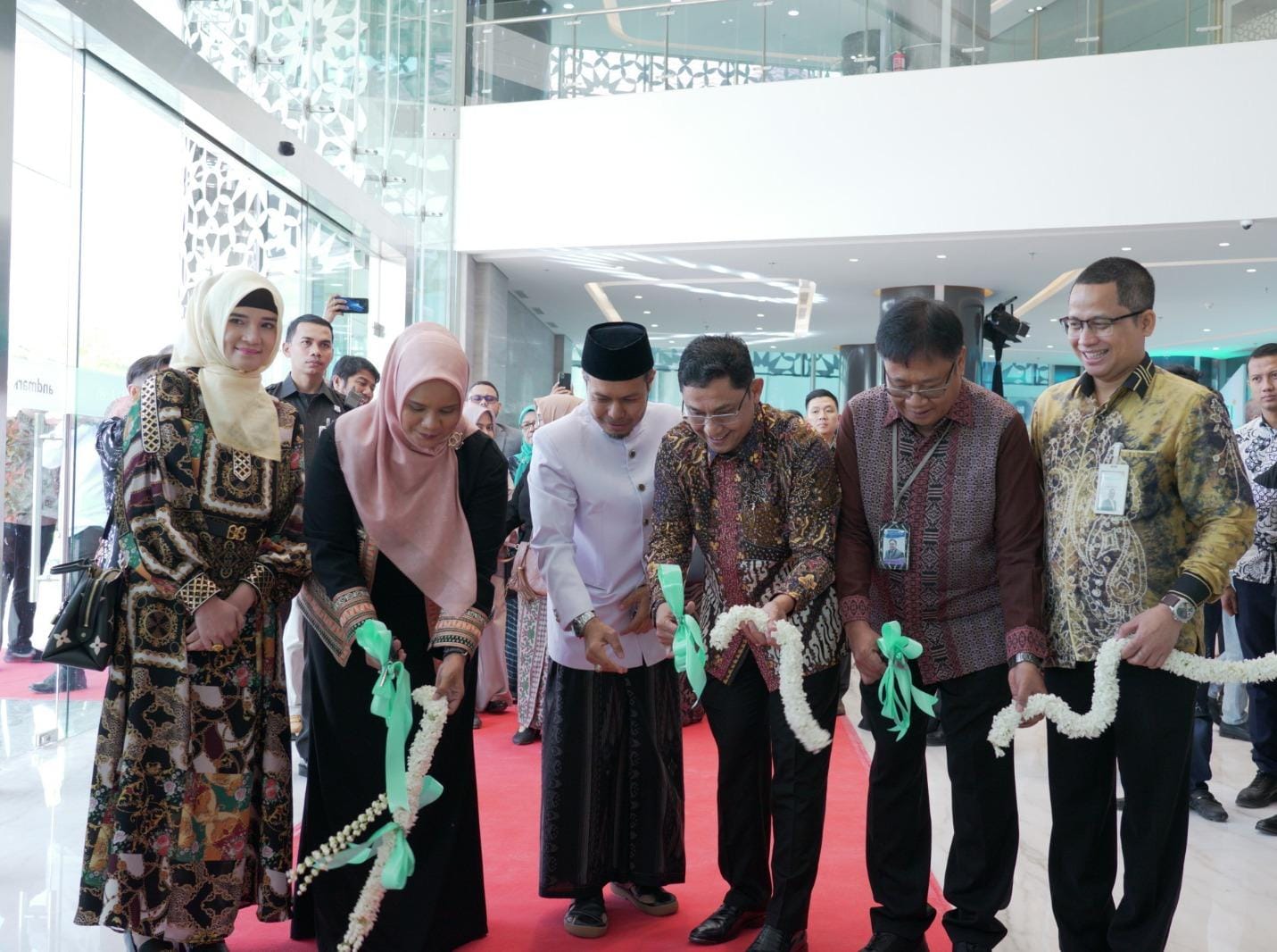 Resmi Beroperasi, BSI KCP Banda Aceh Daud Beureueh Mulai  Layani Nasabah di Gedung Landmark BSI Aceh