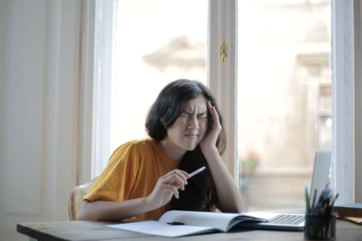 Penyebab Perempuan Lebih Rentan Terkena Migrain