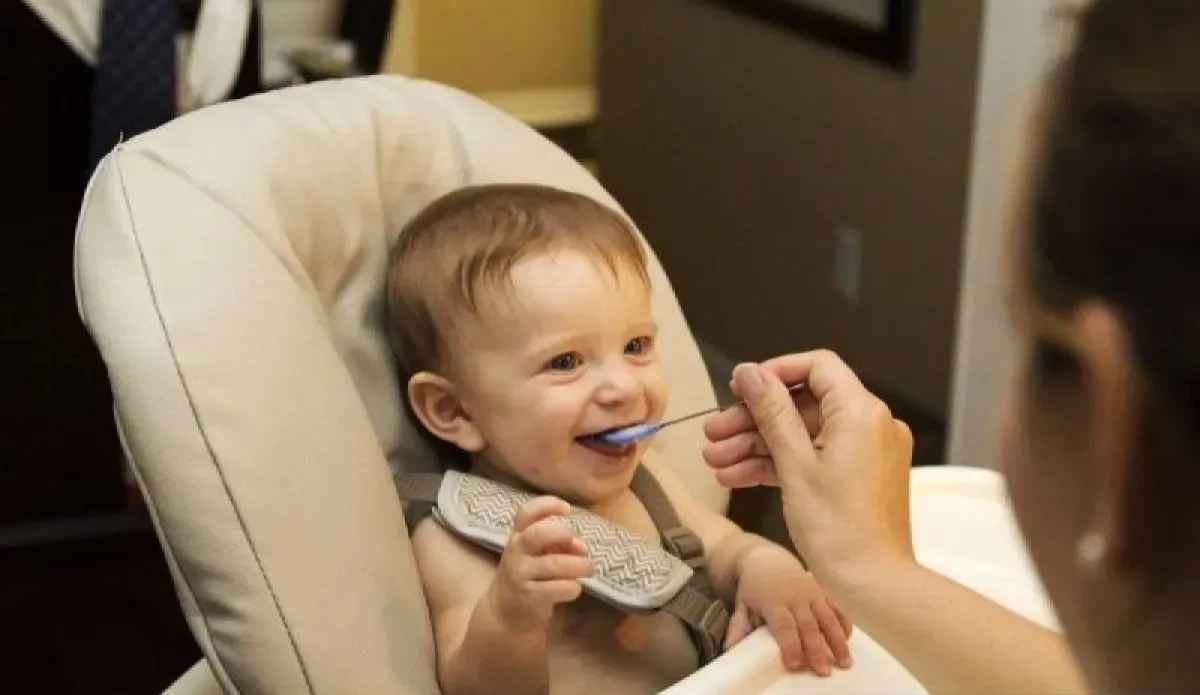 Pemberian MPASI Dini Dapat Menyebabkan Masalah Pencernaan pada Bayi