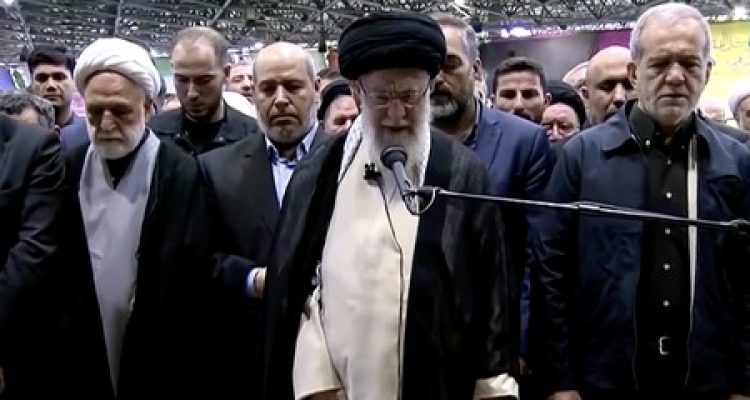 Ayatollah Khamenei Pimpin Salat Jenazah Ismail Haniyeh di Iran