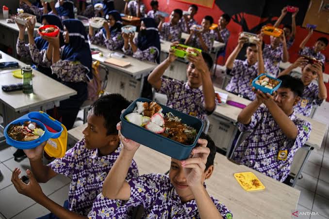 Terungkap! Sumber Dana Rp 460 Triliun untuk Program Makan Siang Gratis