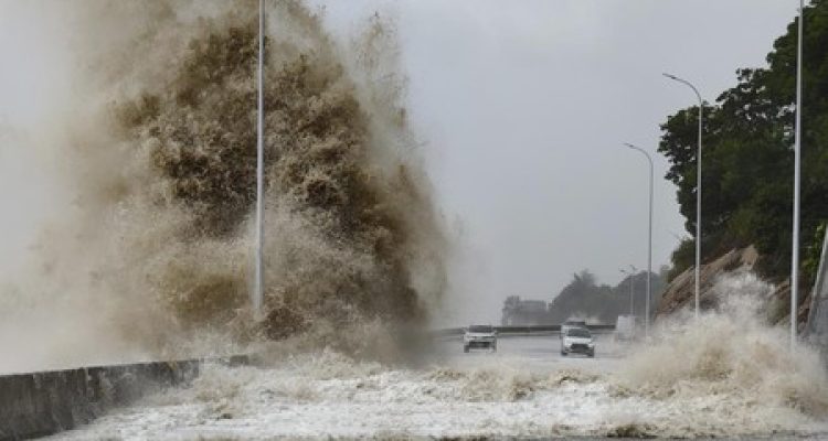 Taiwan Ditutup, 10.000 Orang Dievakuasi - Penerbangan Dibatalkan