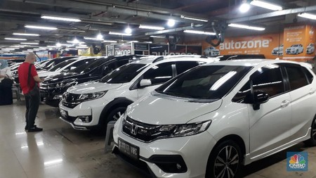 Pajak Berat, Wamenperin Optimis Penjualan Mobil Capai 1 Juta Unit pada 2025