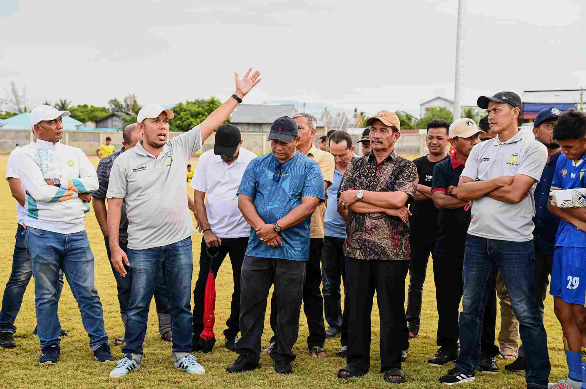 Wakil Bupati Aceh Besar Beri Apresiasi ke Tim Sepak Bola Pra PORA