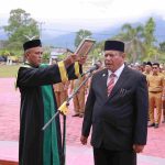 Bupati Aceh Besar Lantik Bahrul Jamil sebagai Sekda dan Serahkan SK Plt Dua Kepala Dinas
