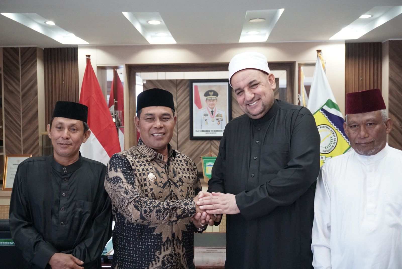Bupati Aceh Besar Terima Mufti Palestina Syekh Dr Samih Kamel Hajjaj