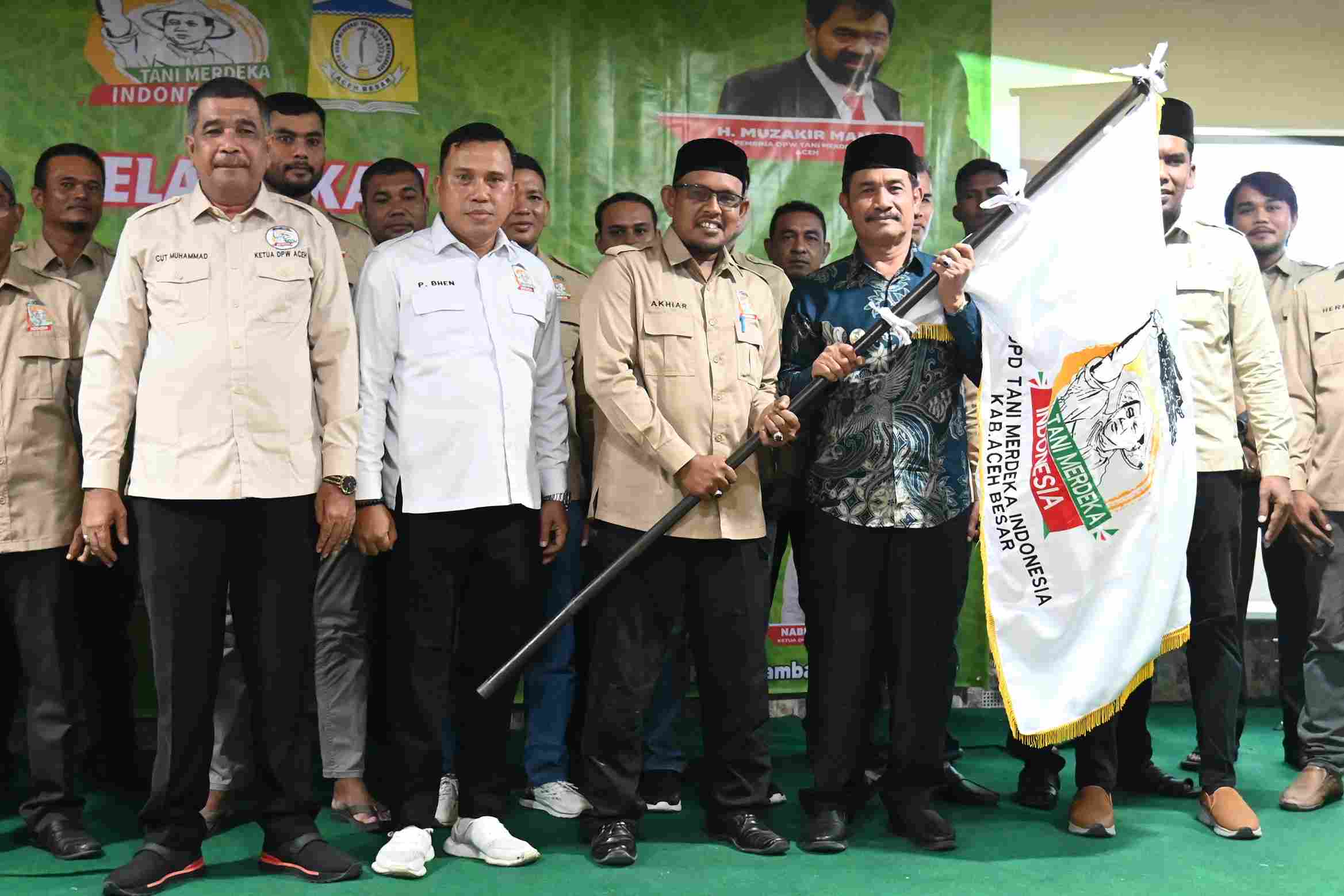 Wabup Syukri Lantik DPK Tani Merdeka Indonesia se-Aceh Besar