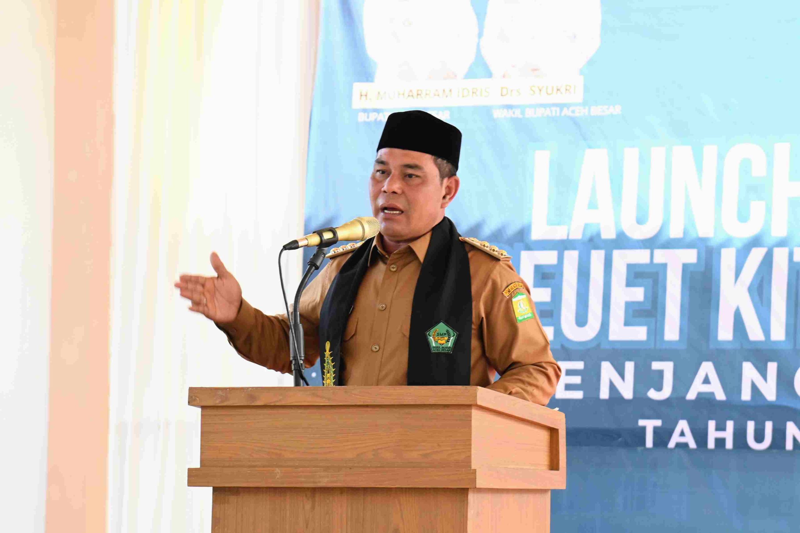 Bupati Aceh Besar Launching Program Beut Kitab Bak Sikula di SMPN 1 Darul Imarah