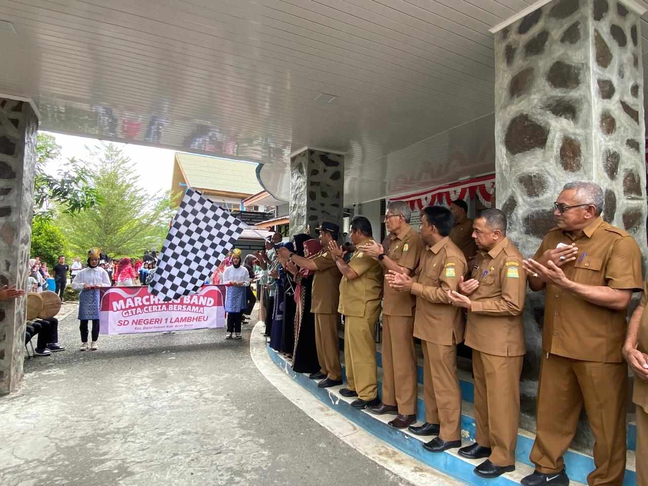 Wakil Bupati Aceh Besar Lepas Pawai Karnaval Budaya