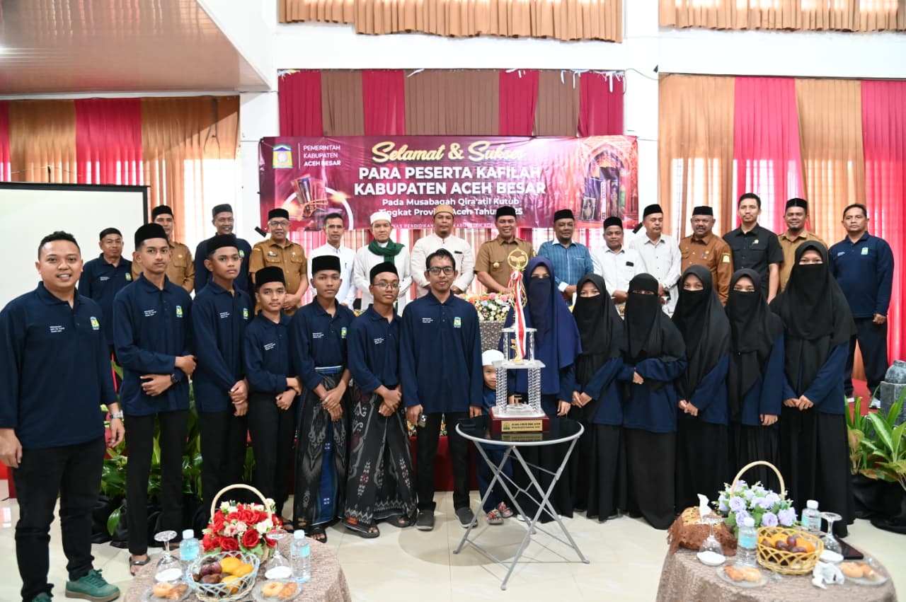 Lepas Kafilah Aceh Besar ke Ajang MQK, Syech Muharram Siap Dukungan Penuh