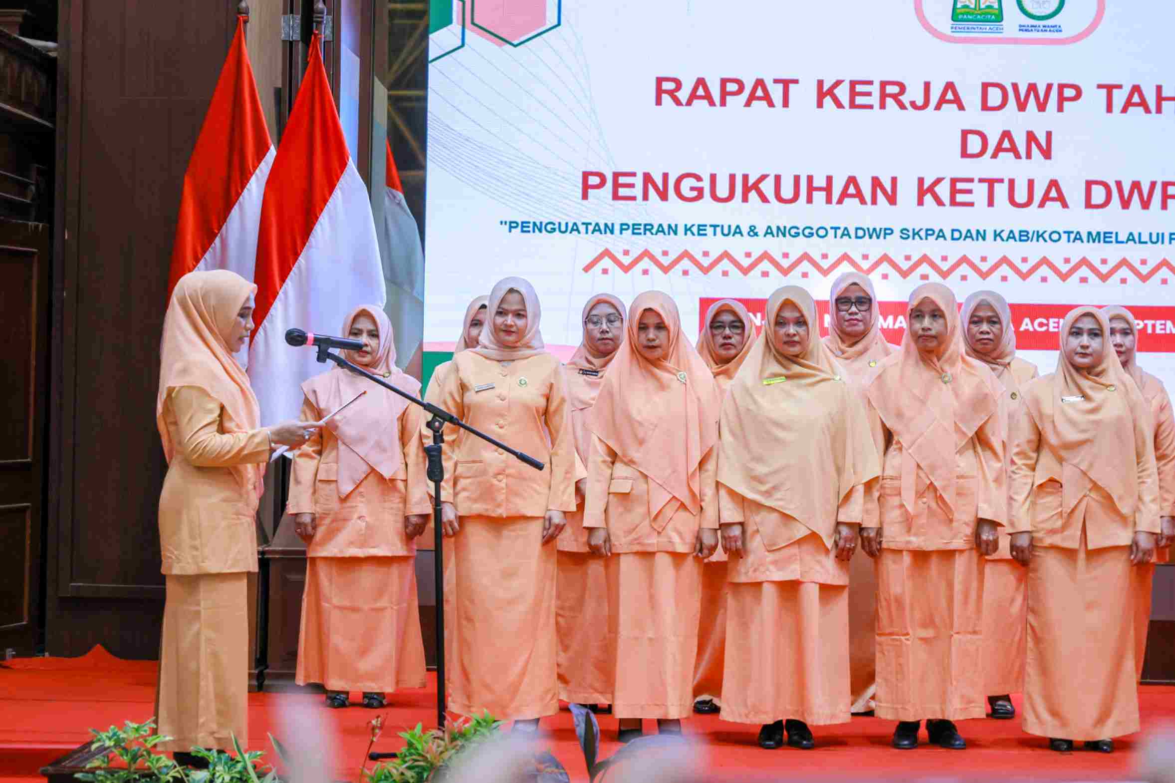 Nurbaiti Dikukuhkan Sebagai Ketua DWP Aceh Besar