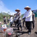 Wakil Bupati Aceh Besar Dampingi Kapolda Aceh Tanam Jagung Serentak Kuartal IV