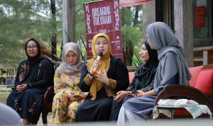 IMG-20251011-WA0005_11zon Ketua TP PKK Aceh Besar Ajak Orang Tua Jadi Tempat Terbaik Anak Berbagi Cerita