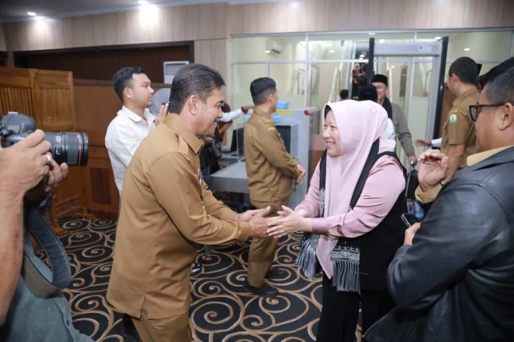 Wabup Aceh Besar Sambut Baleg DPR RI di Bandara SIM Blang Bintang